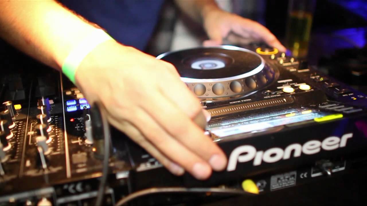 Hollywood Rotterdam Presents: Totally Summer Aftermovie 20 Mei 2011