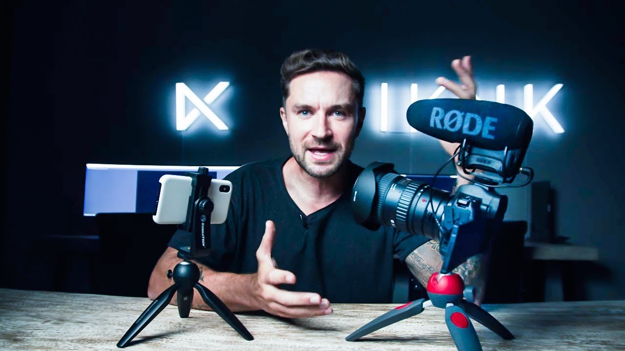 Best Vlogging Camera With Flip Screen 2019 (Canon EOS R)