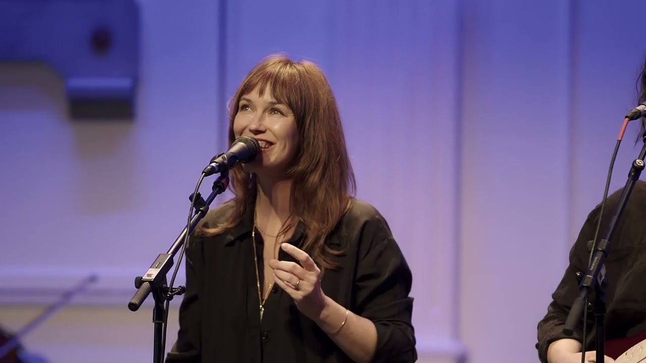 Mina Tindle - Victoire Tr&eacute;sor (Live at De Toonzaal Den Bosch)