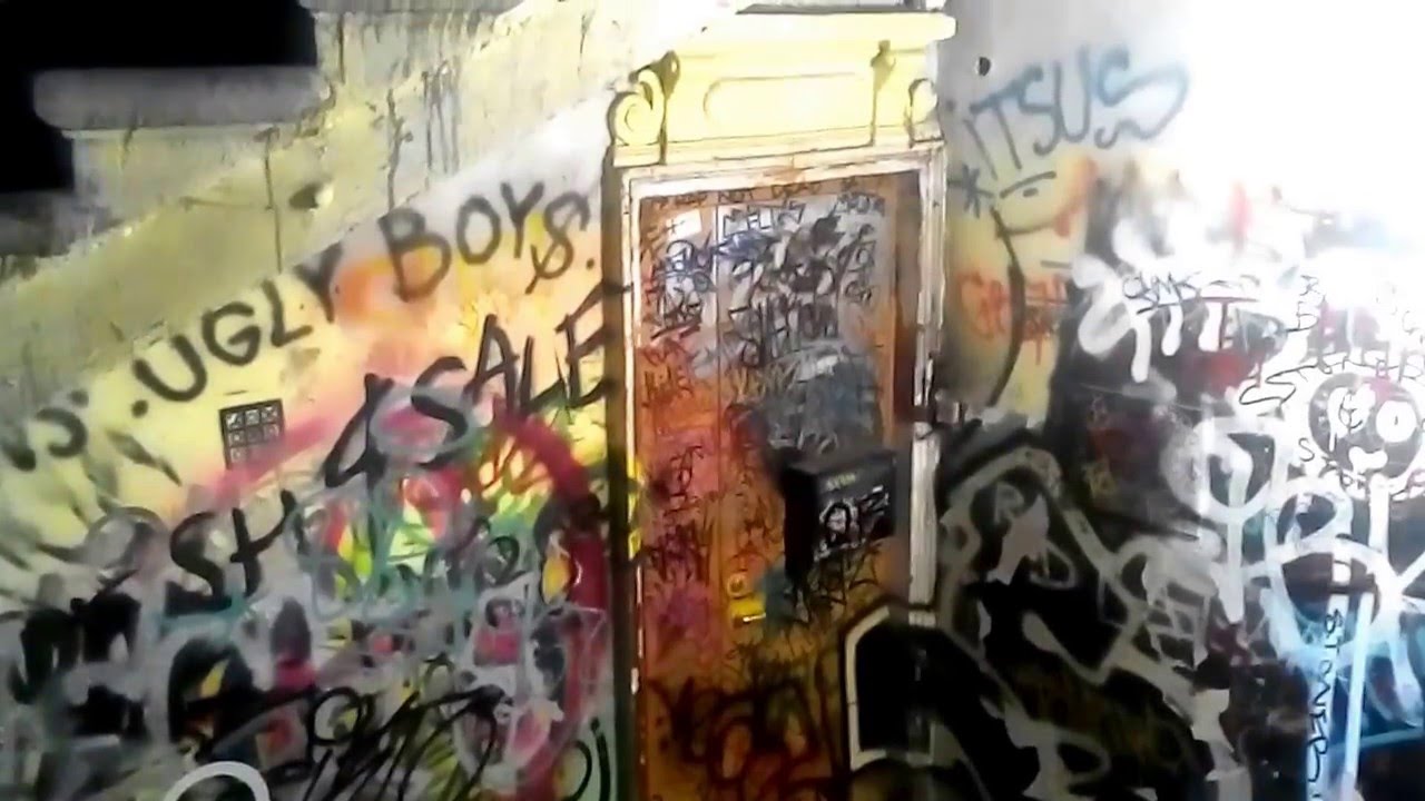 Žinomiausia Vilniaus grafiti laiptinė Vilniaus g.