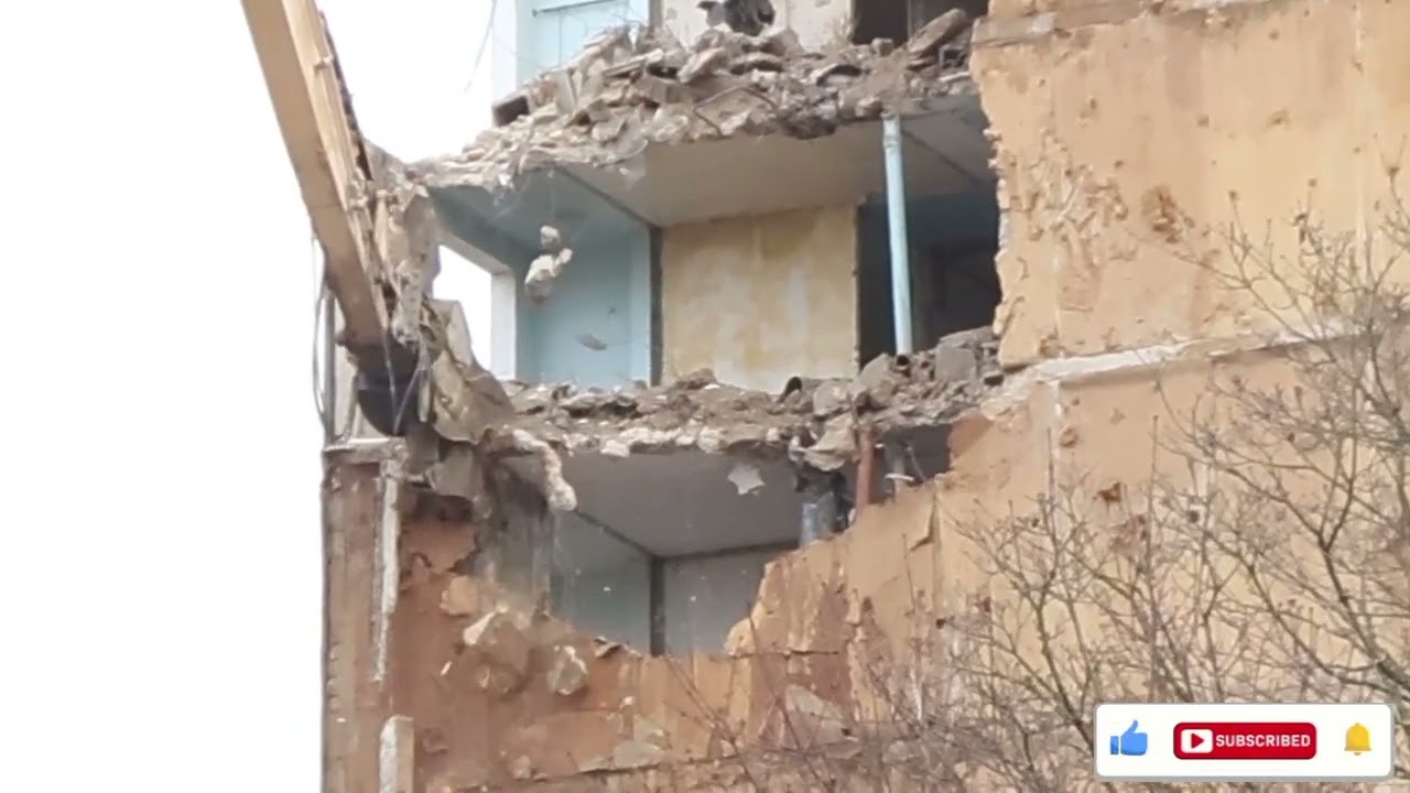 (J7)Suivi jour après jour de la démolition d’un immeuble situé rue Louis Rosier. Allonnes 