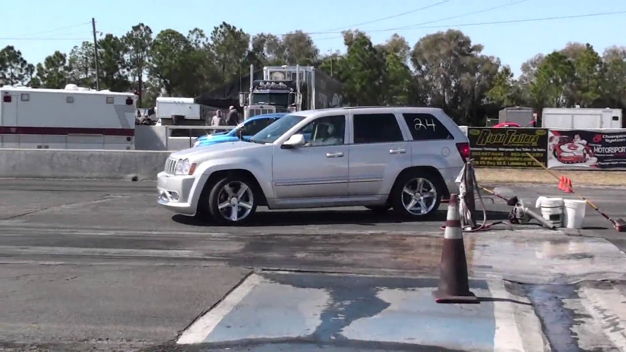 NA 426 Hemi Jeep SRT8 racing