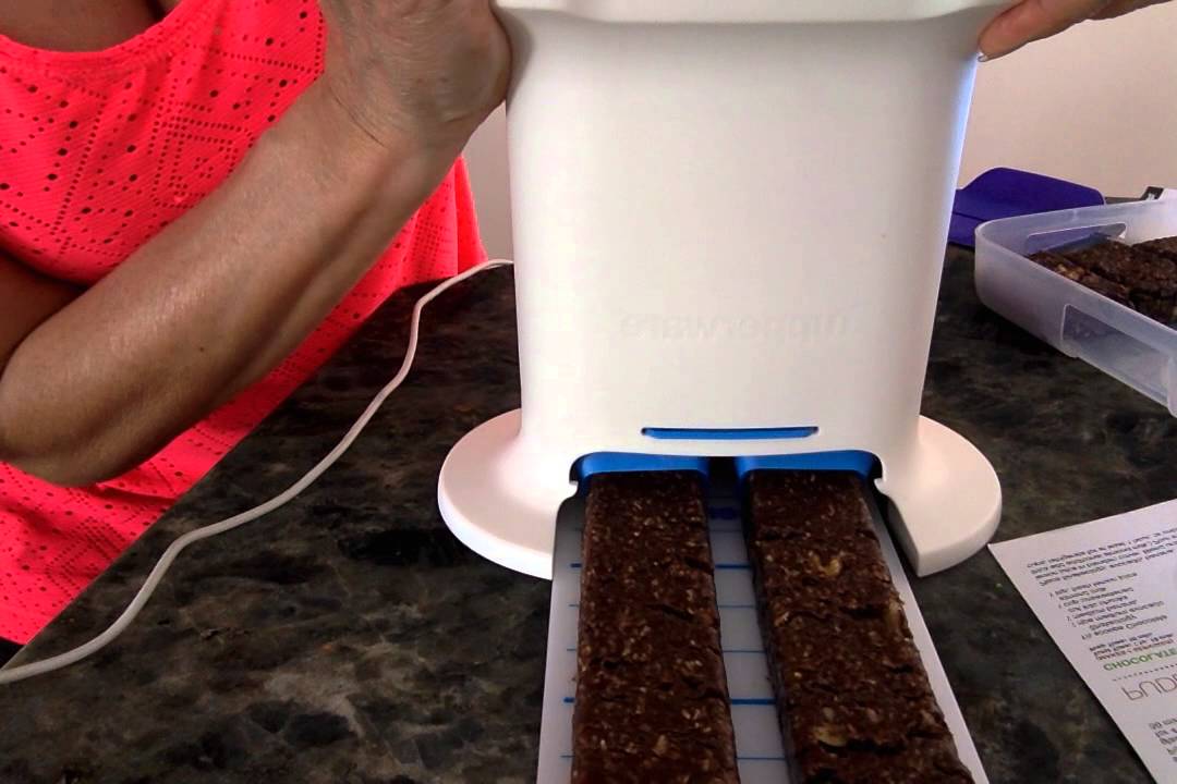 Using the Tupperware Snack Press to make Protein Snack Bars