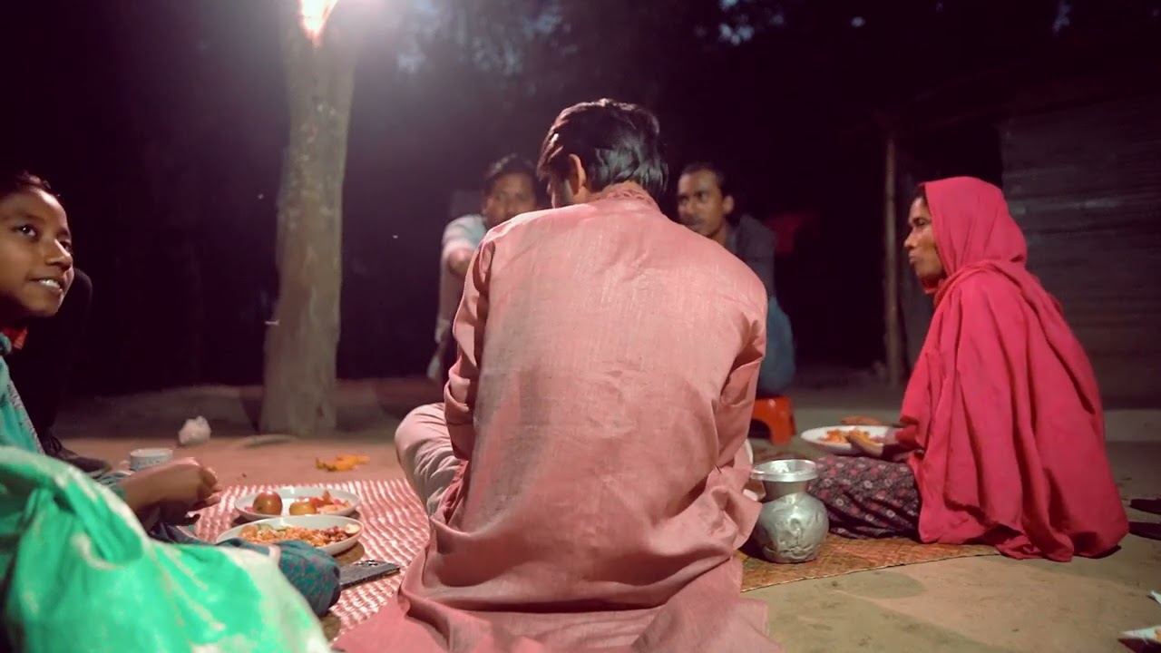 প্রতিবেশীর সাথে বসে ইফতার করা এবং সাহায্য করা