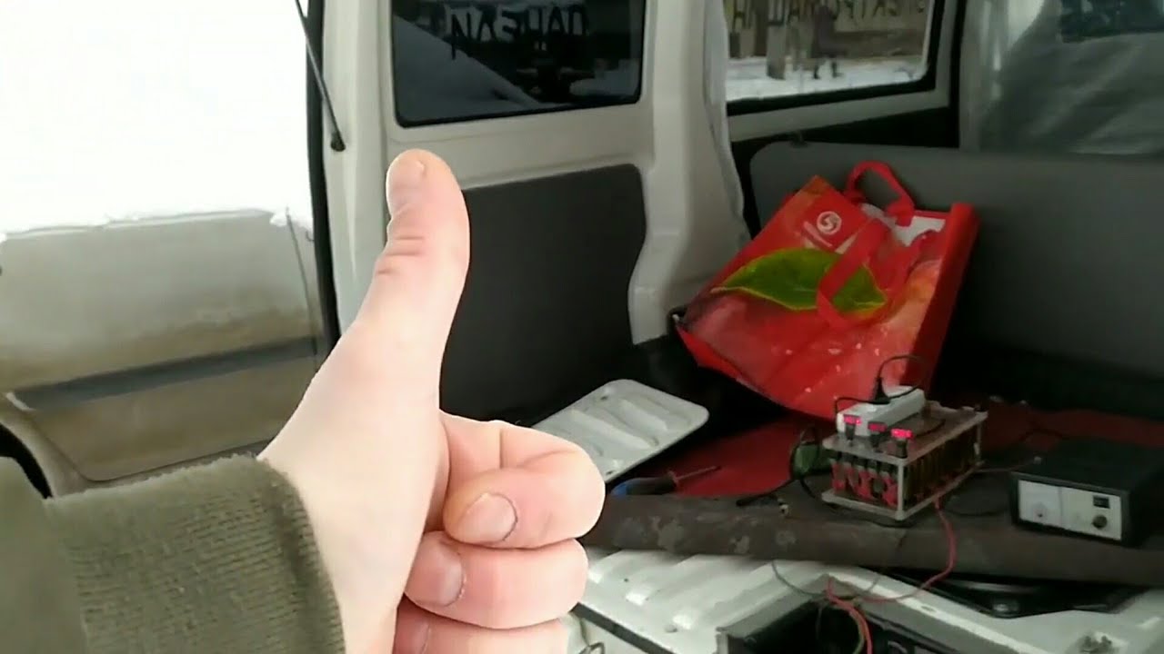 Mitsubishi minicab miev  🚐🚐 прикуриваем  12 вольтовый аккумулятор 🔌 от 🔋Power Bank 220 вольт ⚡