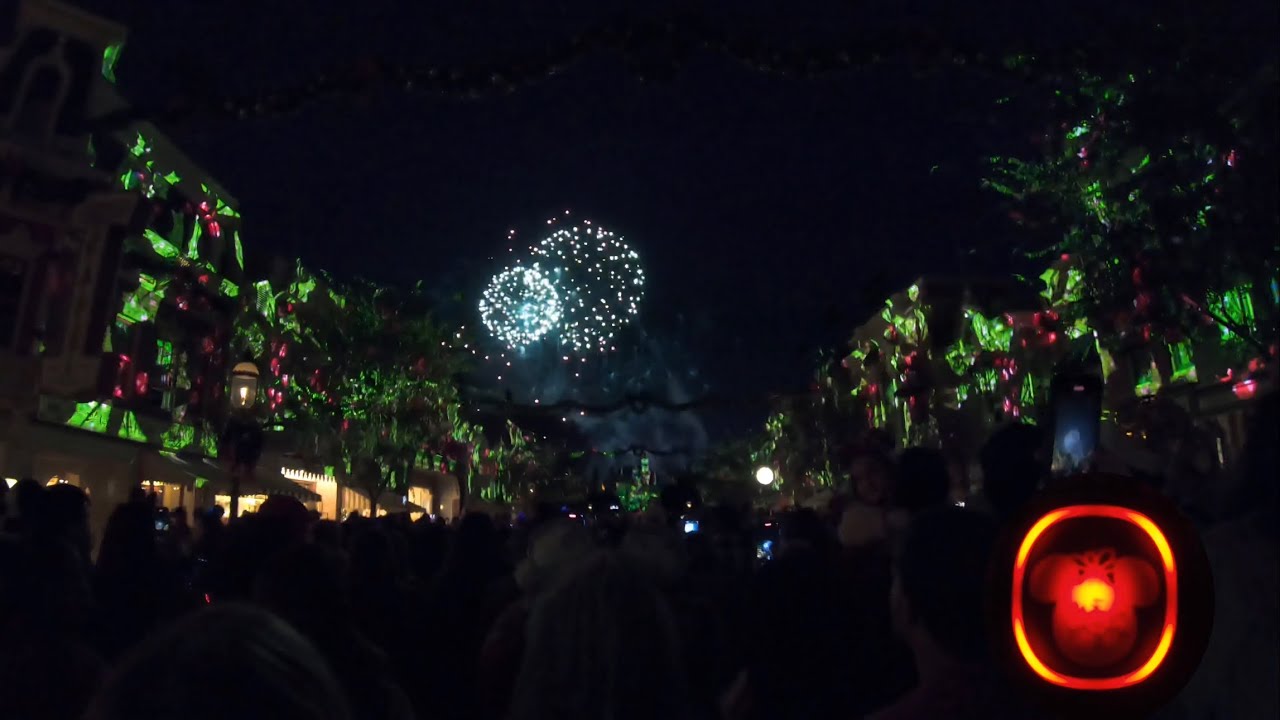 “Believe…in Holiday Magic” Fireworks Spectacular & MagicBand+ Overlay 2023 Mid-Main Street POV