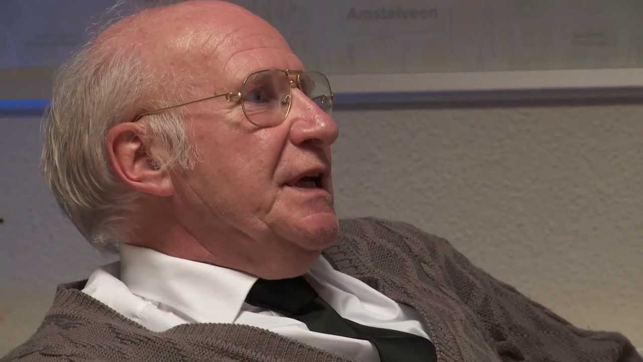 De man van de kentekens