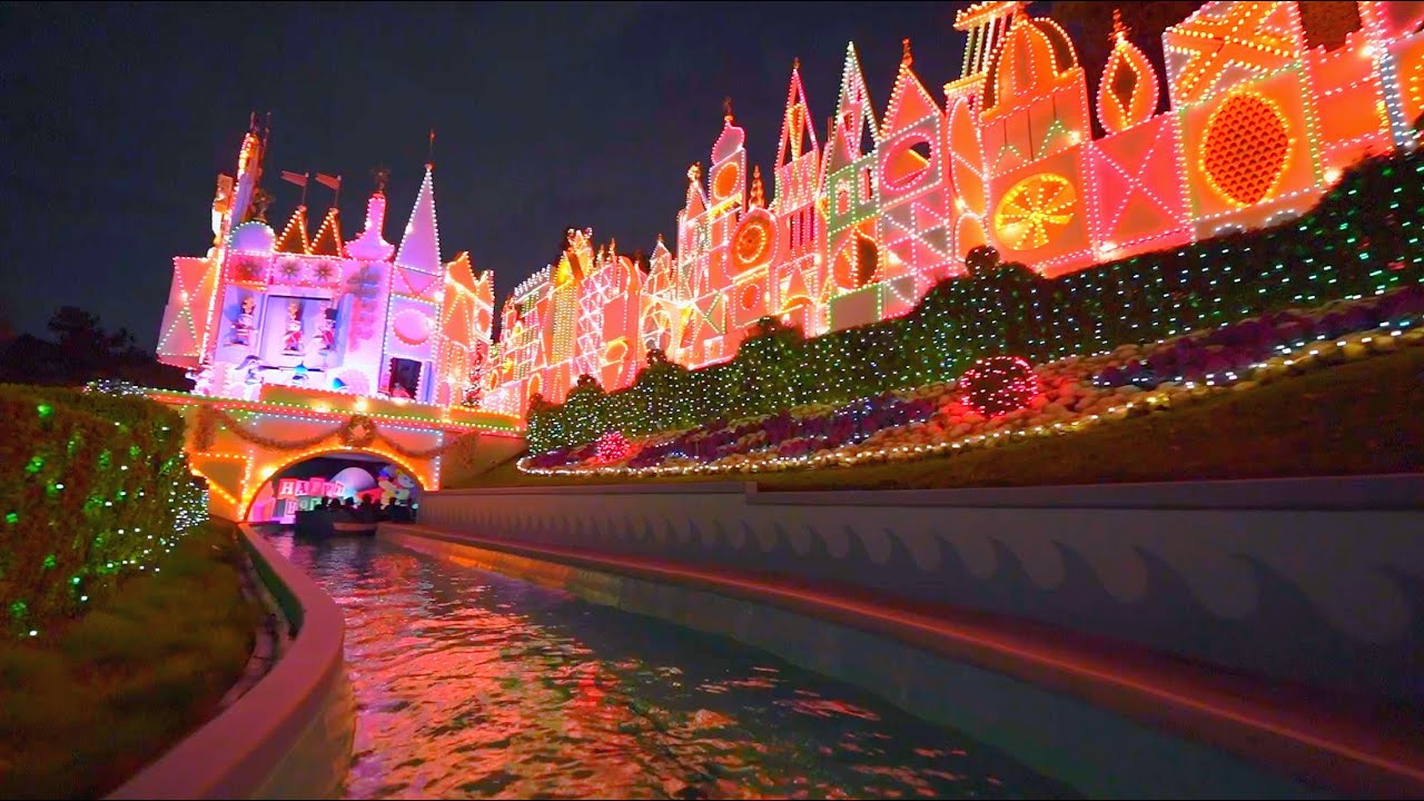 [NEW 2022] ITS A SMALL WORLD HOLIDAY RIDE - DISNEYLAND