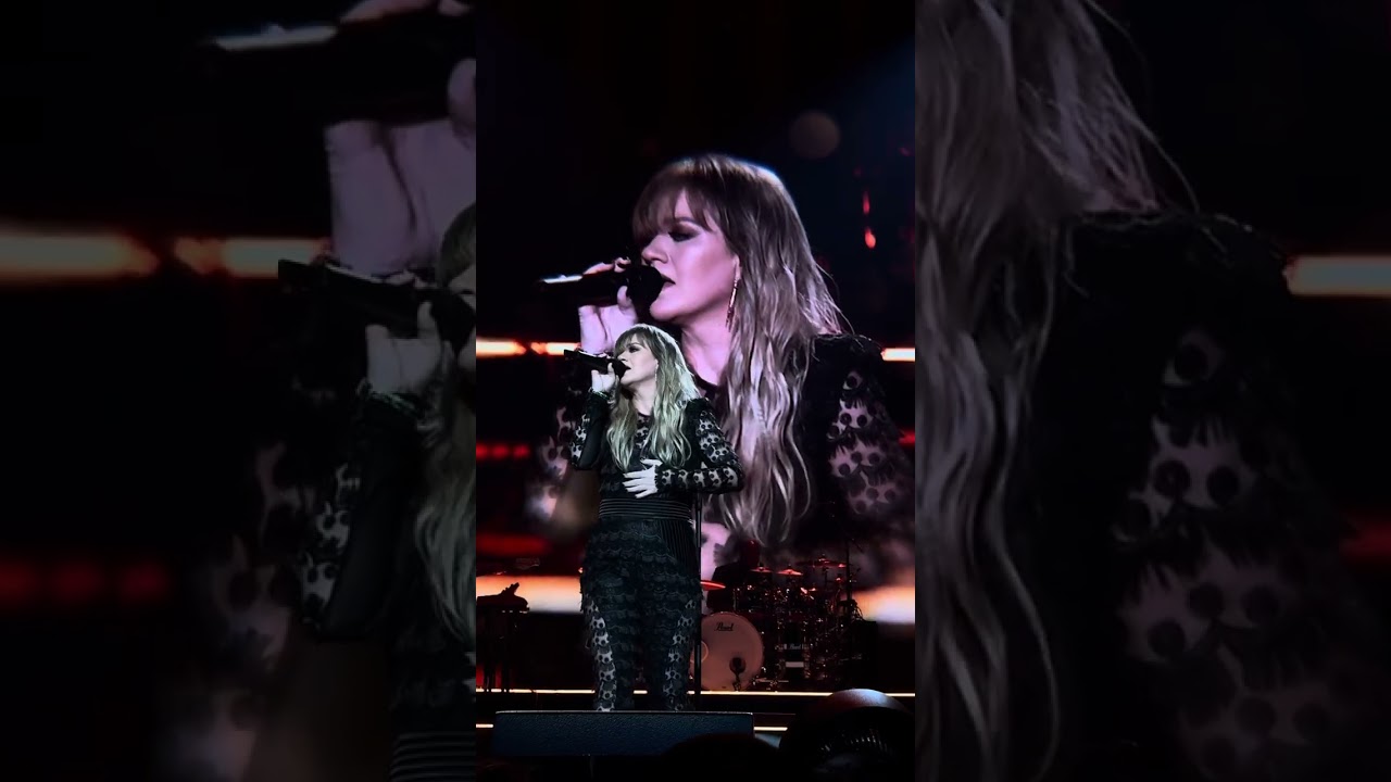 “Already Gone” Kelly Clarkson Live Las Vegas