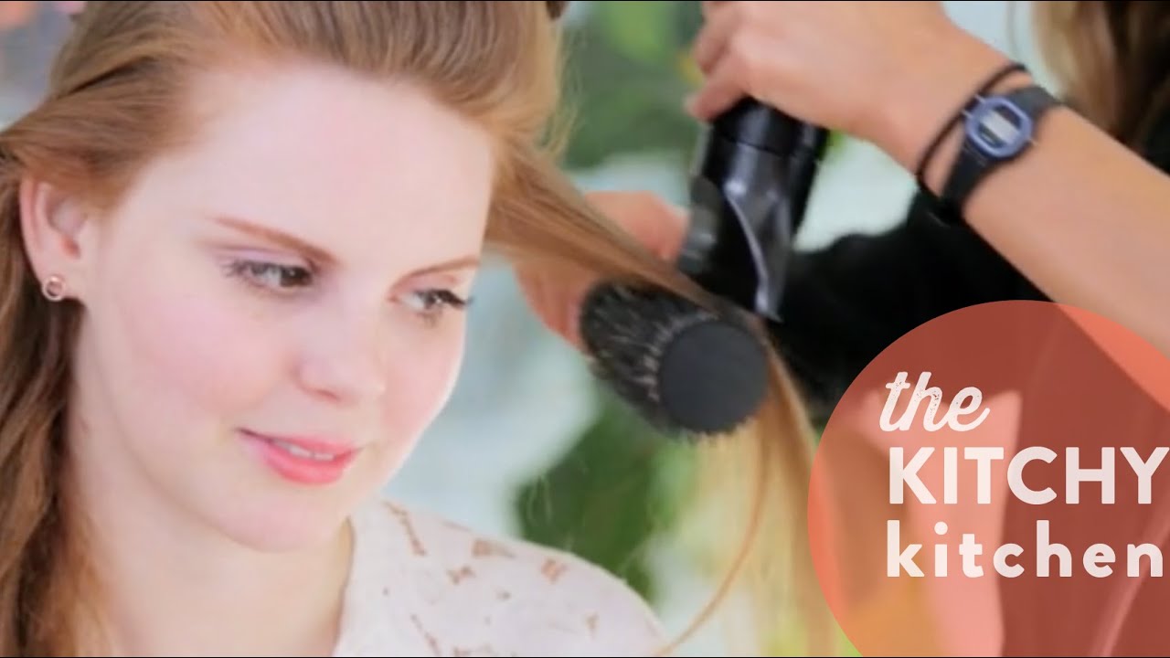 How to Do a Basic Blow Out // The Beauty Parlor with Sunnie Brook