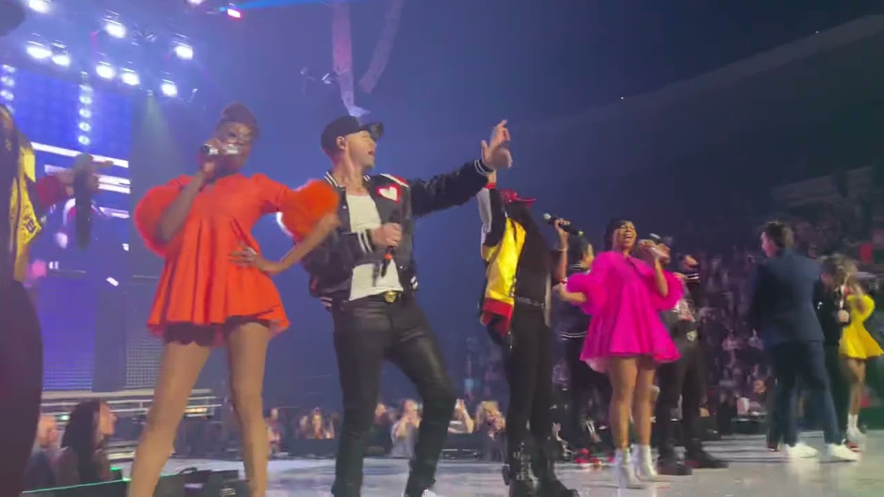 NKOTB Mix Tape Tour 2022-Bring Back The Time/Never Gonna Give You Up