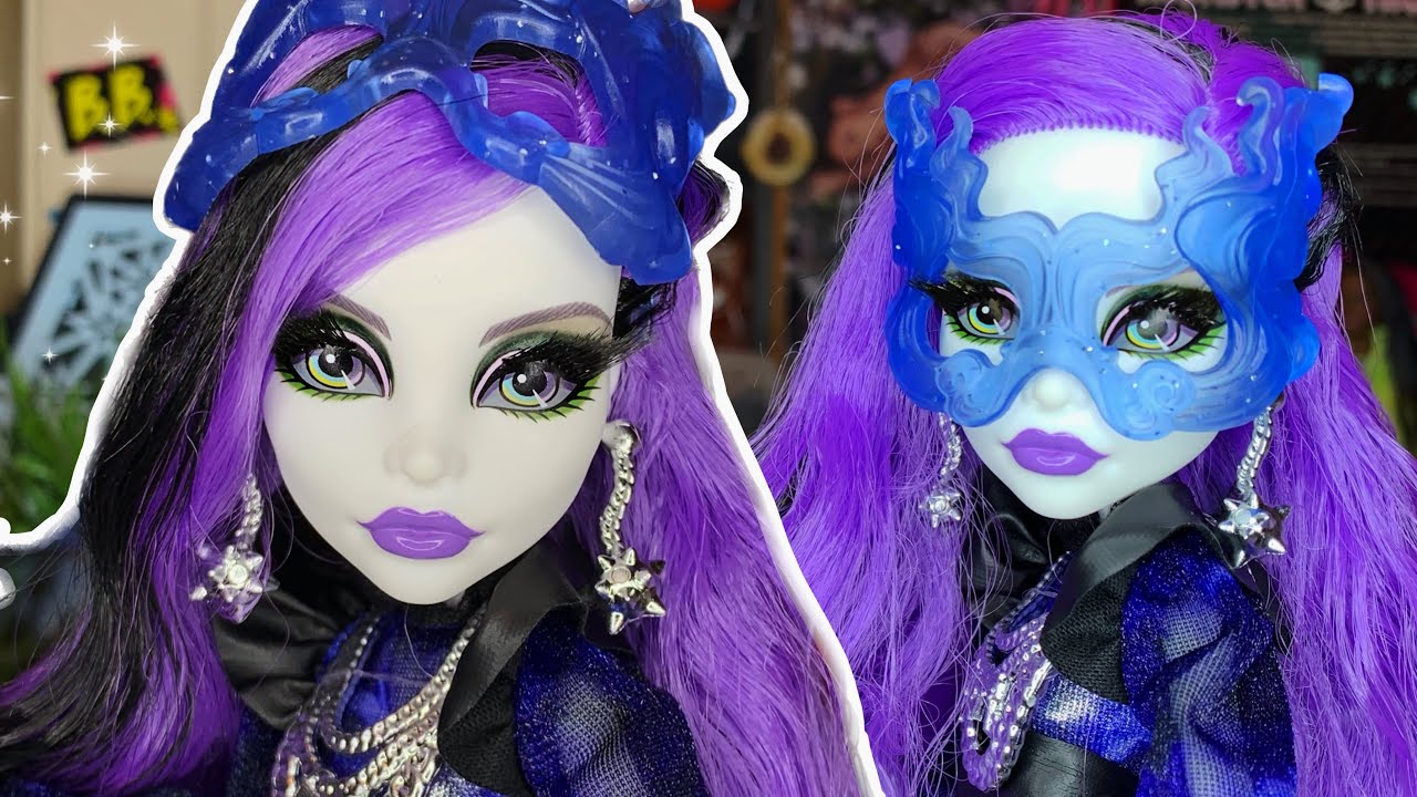 She&rsquo;s Back! Spectra Vondergiet Midnight Runway Monster High Alumni Doll Review!