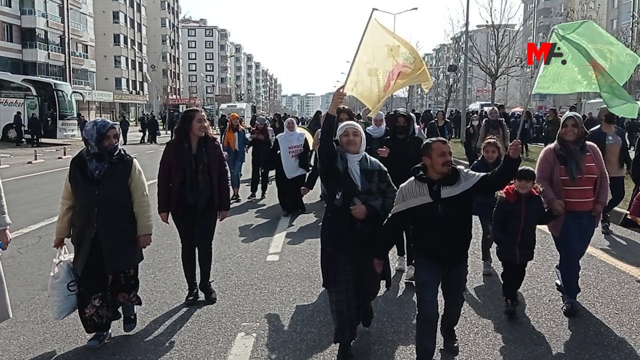 HALK DİYARBAKIR NEWROZ'UNA AKIN EDİYOR