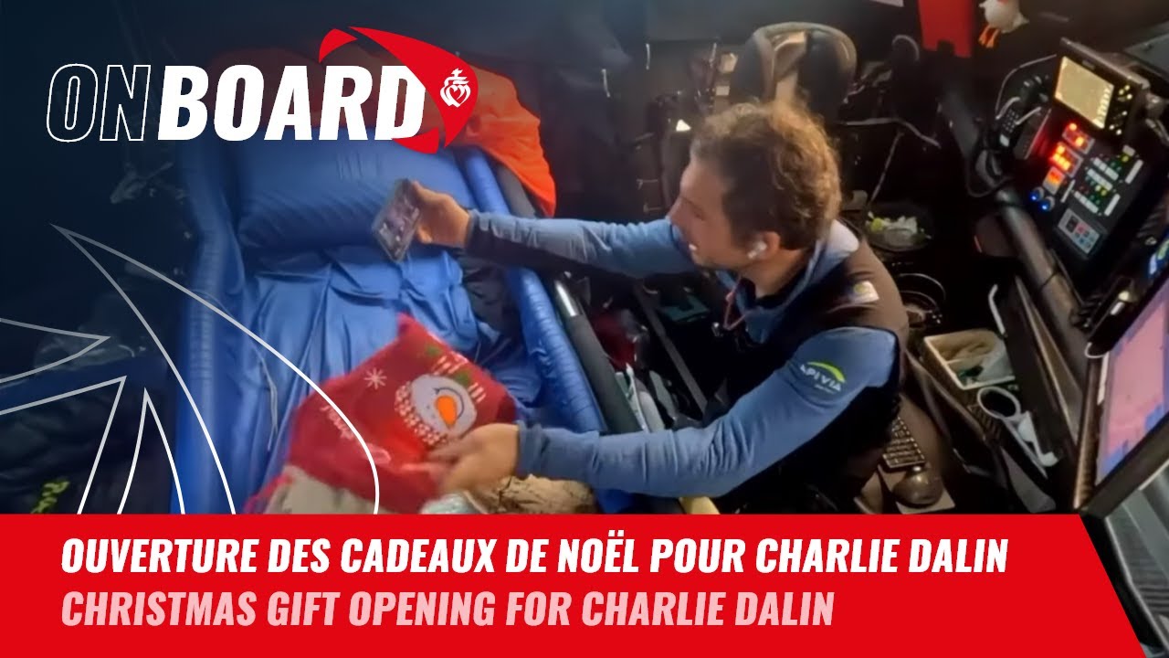 Ouverture des cadeaux de No&euml;l pour Charlie Dalin | Vend&eacute;e Globe 2024