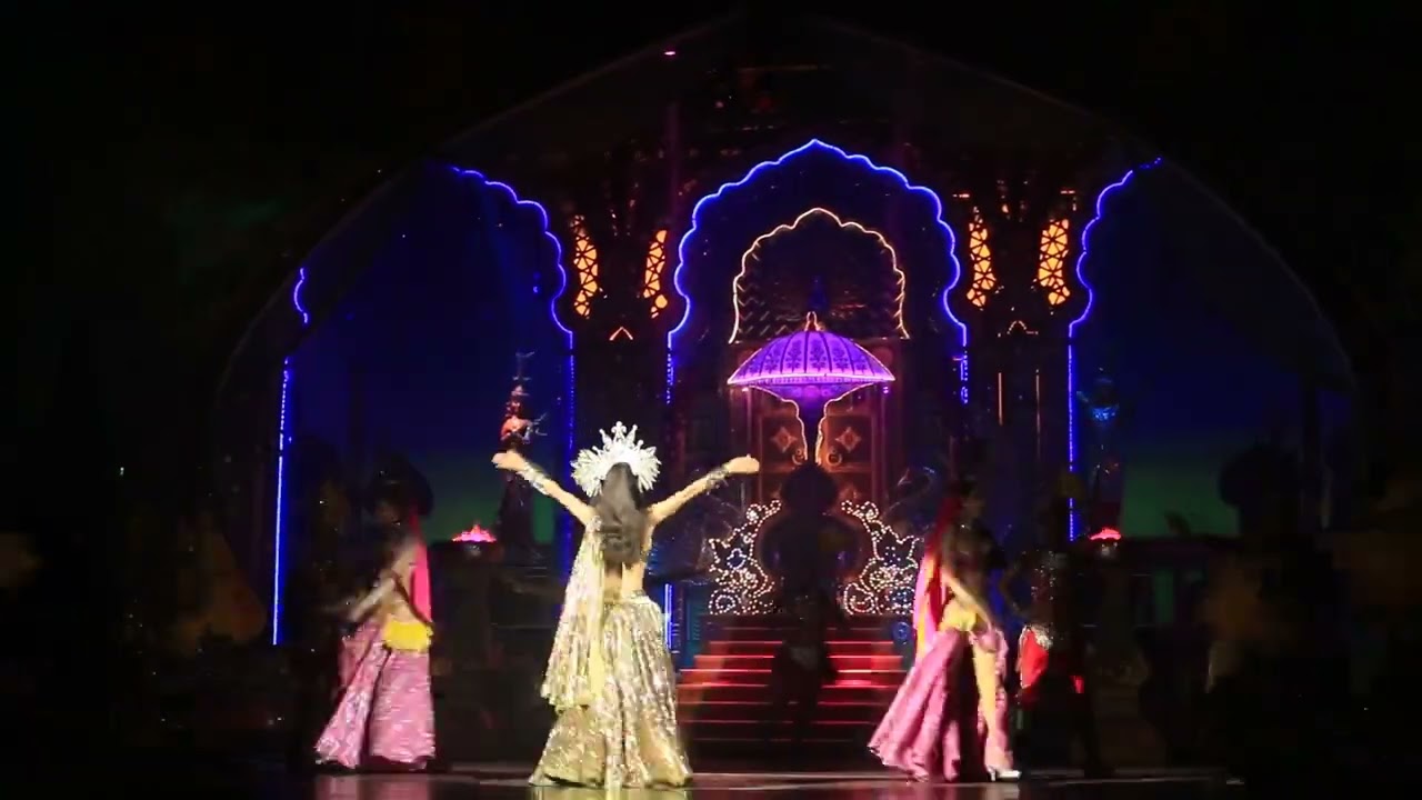 Thailand trip 2023:: Pattaya in ALCAZAR show 👉HINDI SONG 💃👌👏👏