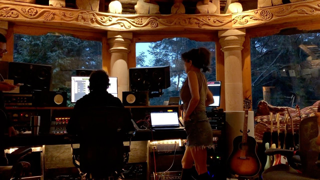 Genevieve Artadi - 'I Know' (Official Video)