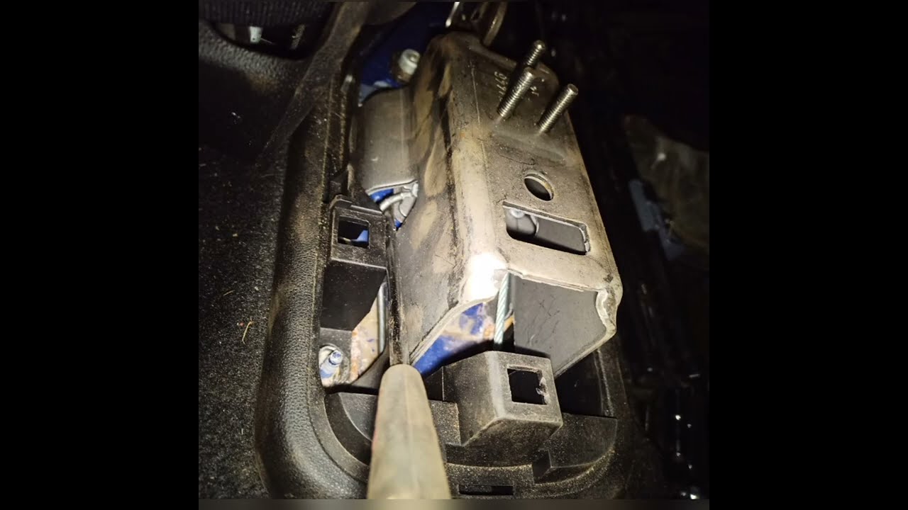 Alfa Mito, Punto evo handbrake cable adjustment and replacement