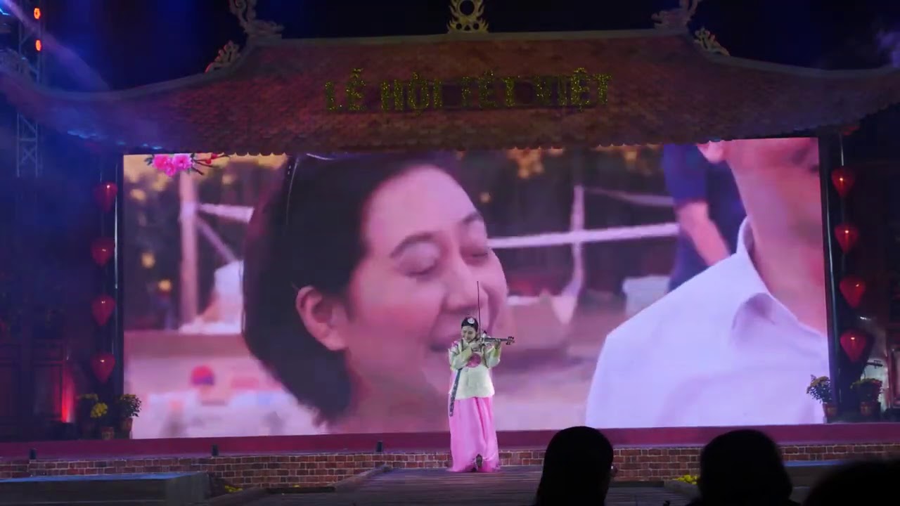 Xin chao Vietnam(Hello Vietnam) performance by Jmi Ko — Le Hoi Tet Viet 2021