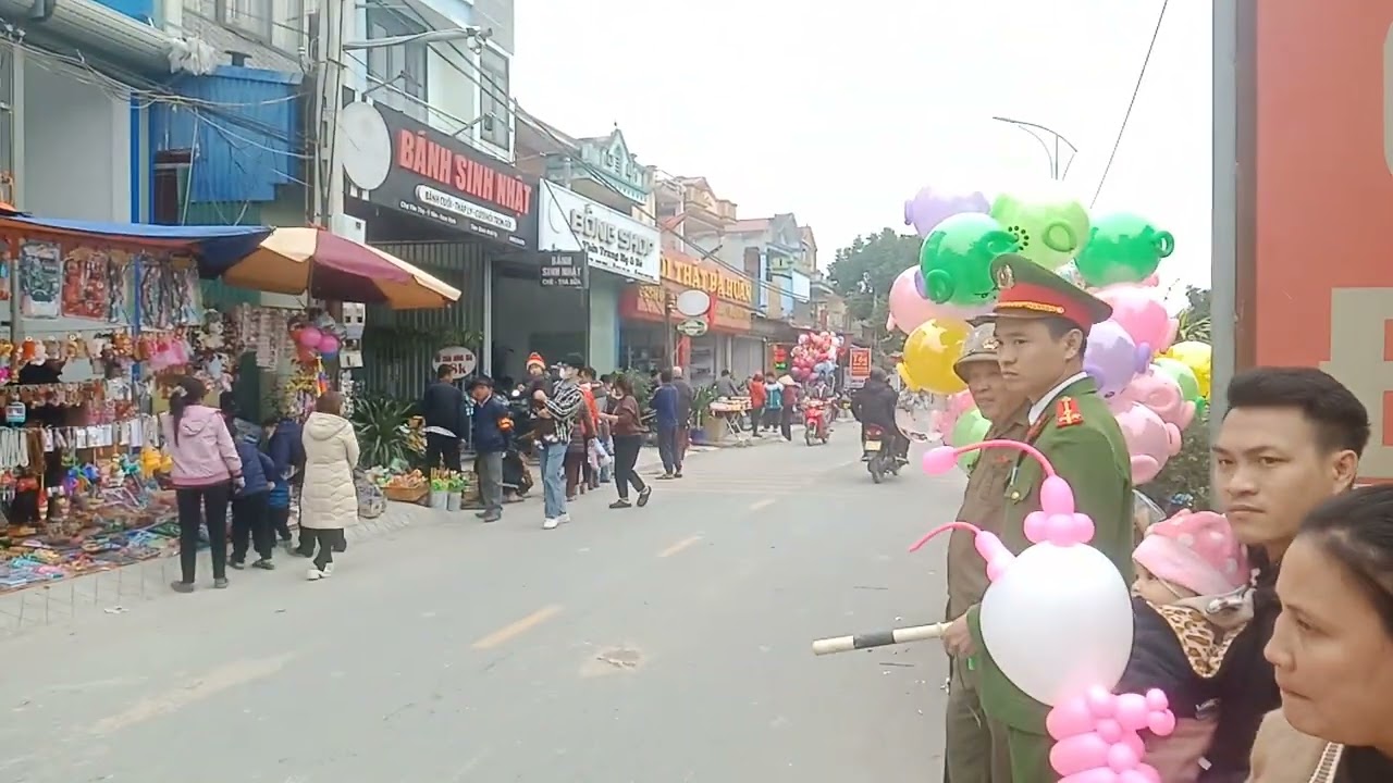 đi dạo chợ Xuân yên thọ ngày 9 tết năm ất Tỵ