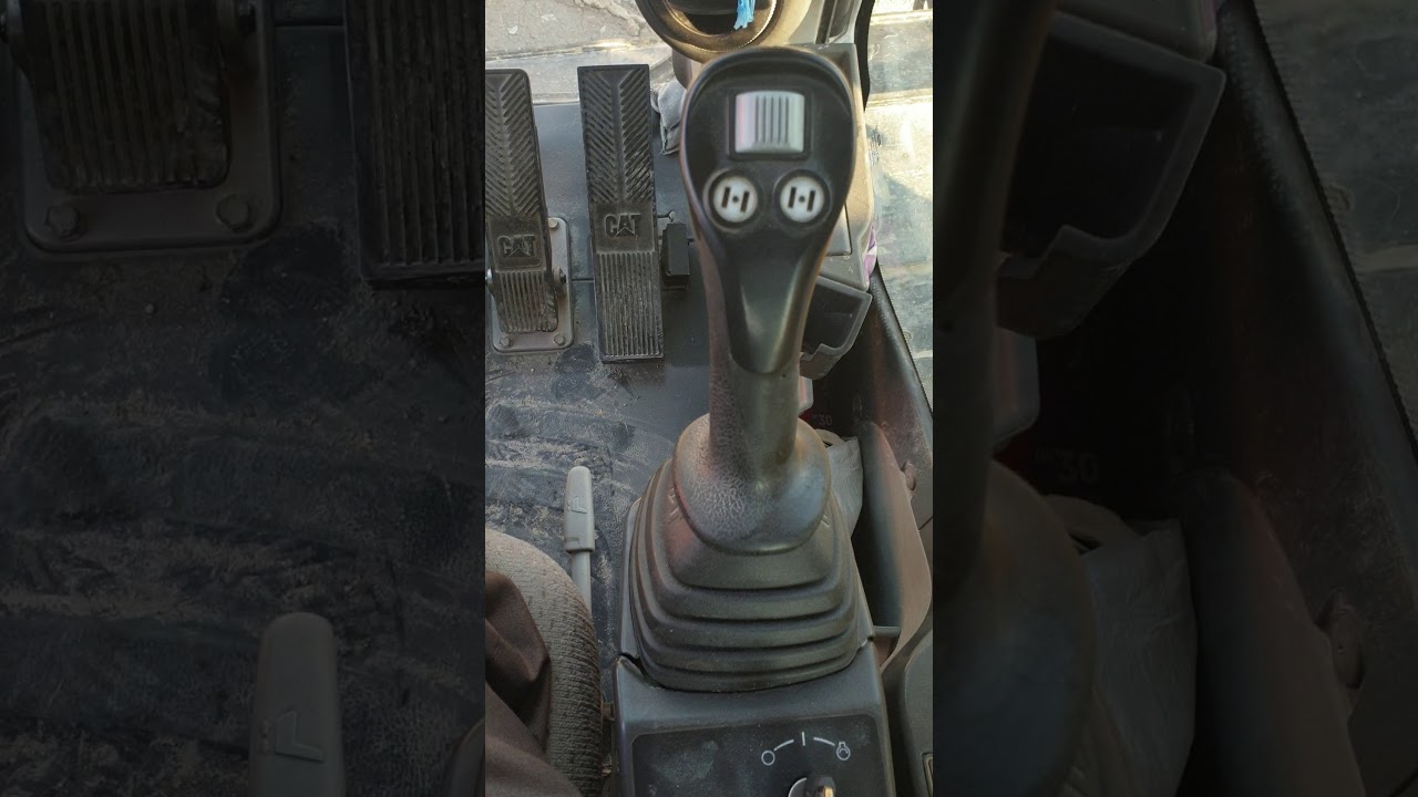 wheel excavator CAT M318D