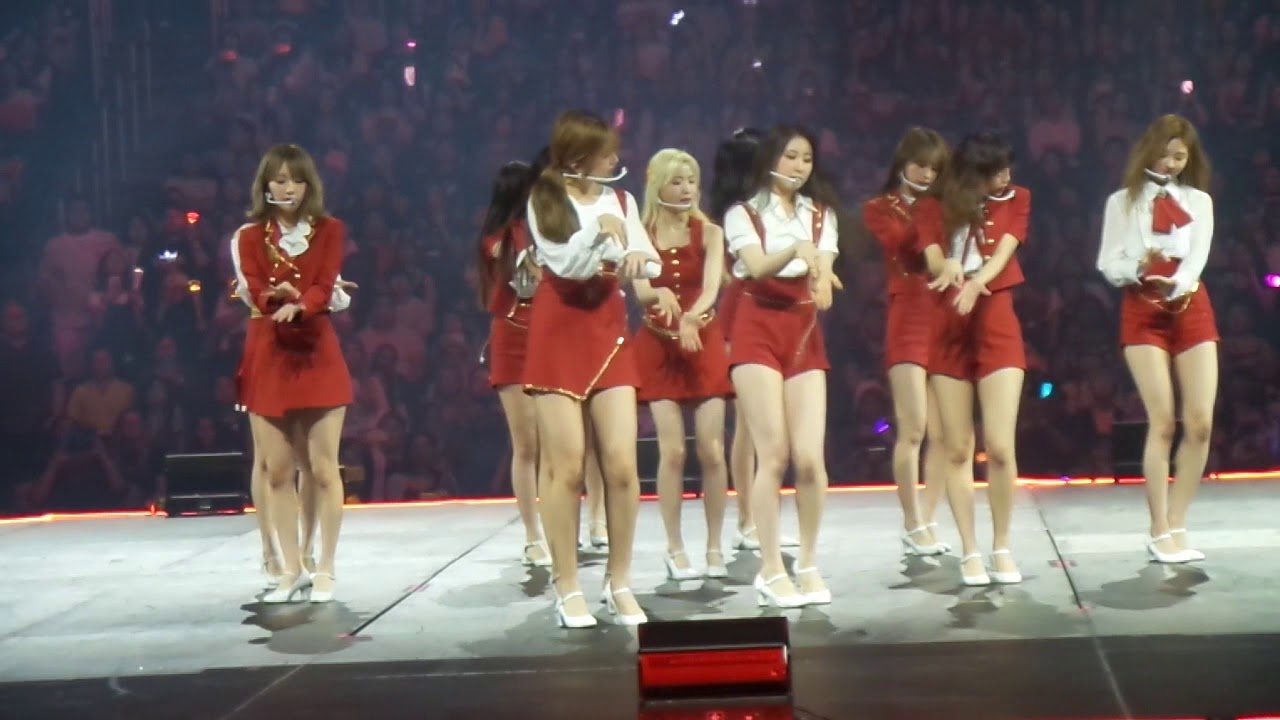 IZ*ONE - LA VIE EN ROSE KCON LA 190817 FANCAM