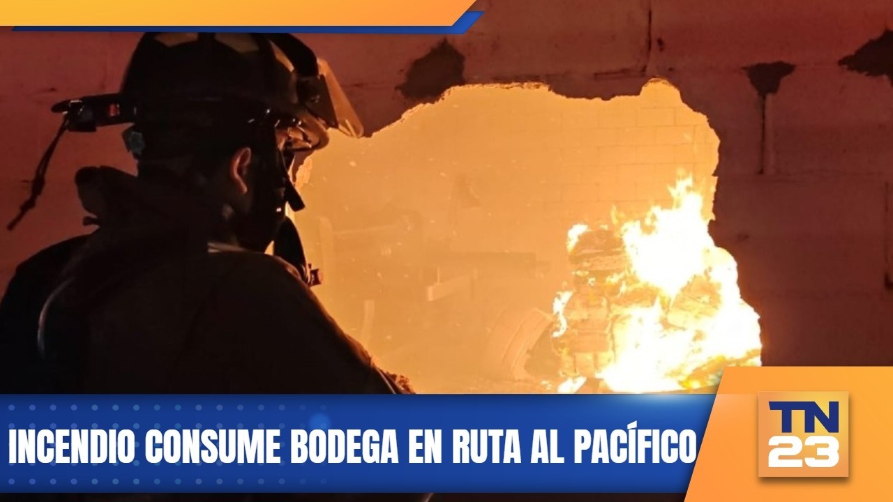 Incendio consume bodega en Ruta al Pacífico