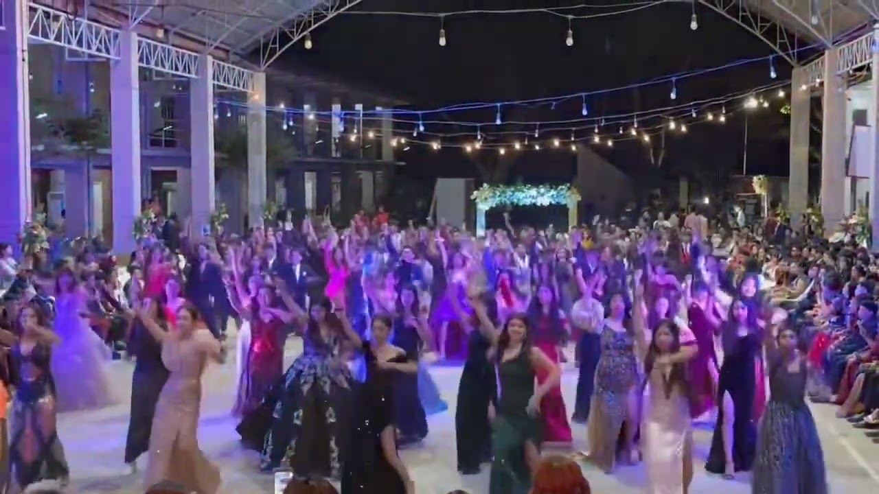 SENIOR PROM DANCING MAMMA MIA