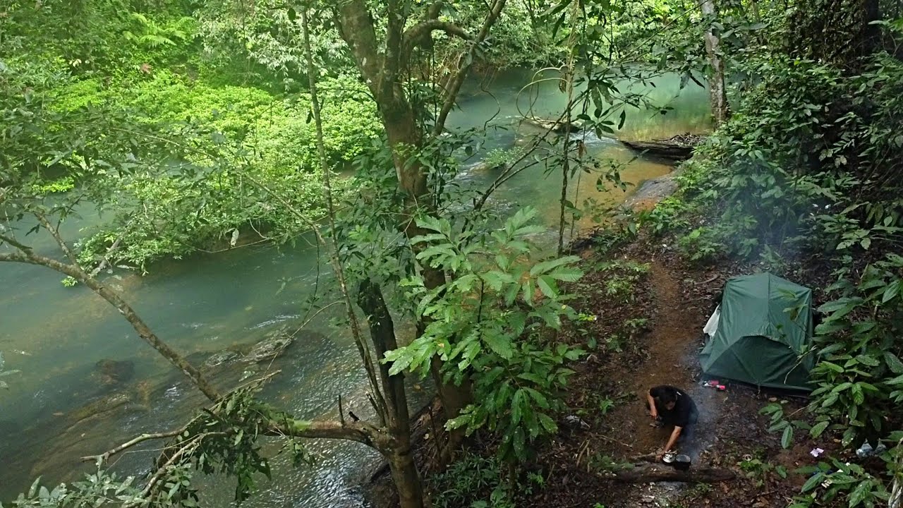 2 DAYS OF CAMPING AND FISHING WITH FRIENDS IN A SMALL, RARELY VISITED RIVER