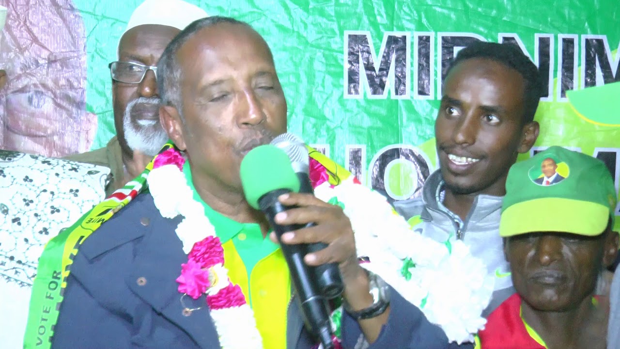 "Laba Nin Ayuunbaa Hawd Igula Tartami Kara , Labadiina Ma Sharxna" Musharax Muuse Biixi Cabdi