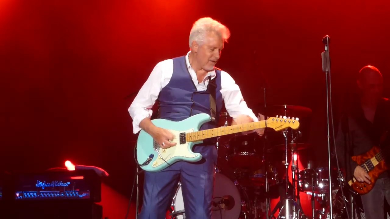 Manfred Mann's Earth Band - Don't Kill It Carol: Mick Rogers solo (live in Neumünster, 27.07.19)