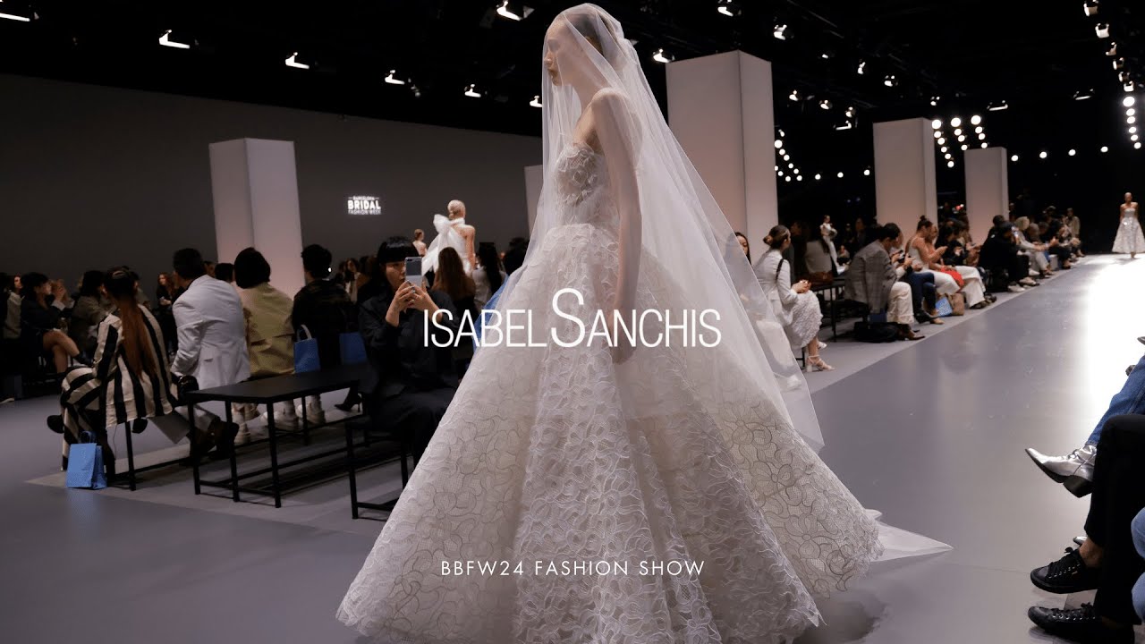 Isabel Sanch&iacute;s - BBFW24 Fashion Show
