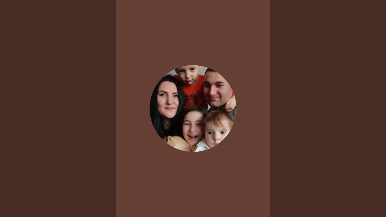 Familie fără perdea este live!