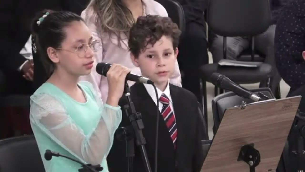 Igreja Apostólica - CORAÇÃO DE UMA CRIANÇA - (Coro Infantojuvenil)