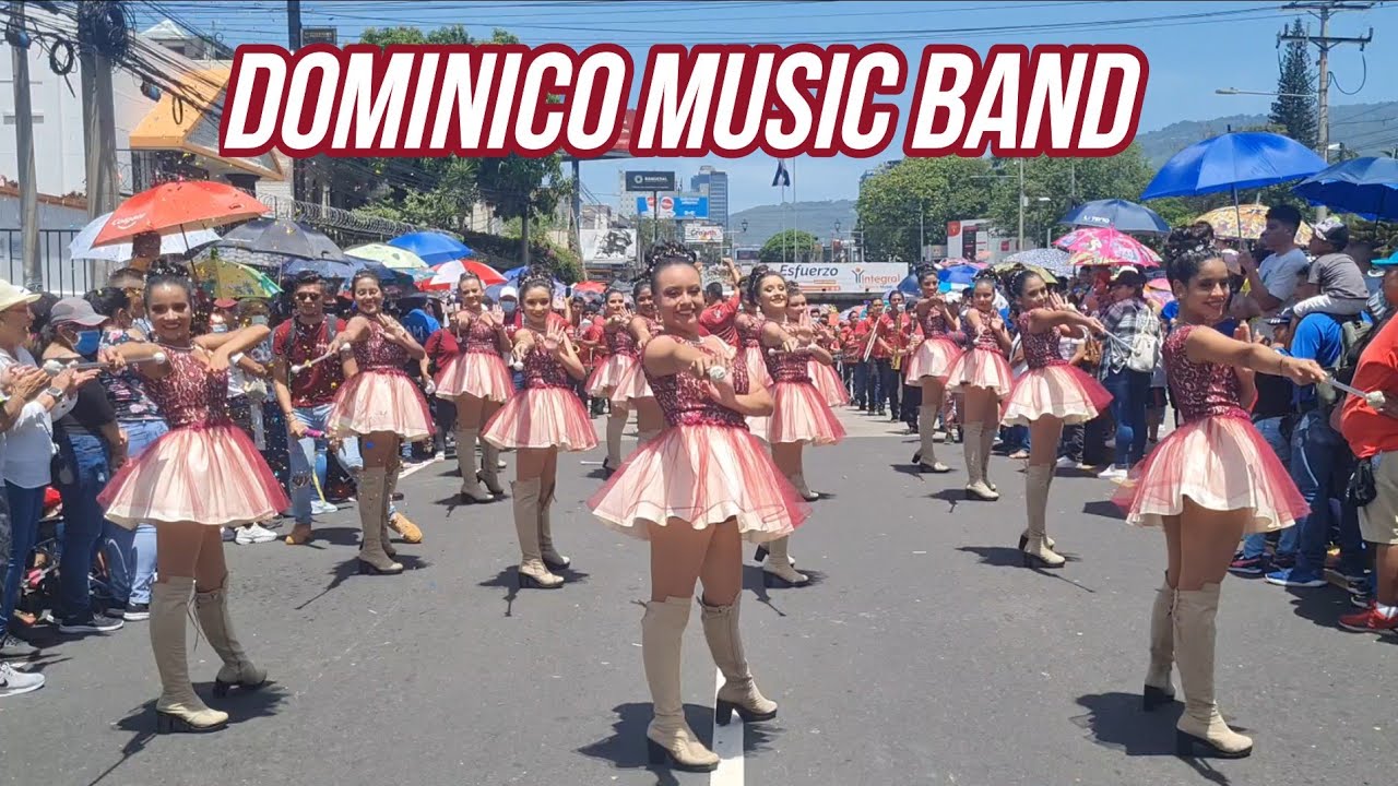 DOMINICO MUSIC BAND en Desfile del Comercio San Salvador 2022