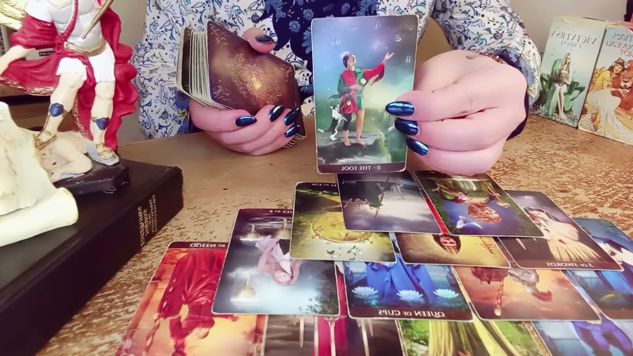 ALTO CHISME EN UN GRUPO Y HAY UN BRUJO QUE LAS ASESORA POBRE NABOLETIS! DIOS SANTO REPRENDE SATANAS