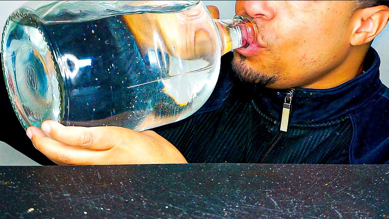 ASMR DRINKING GALLON OF WATER GLASS BOTTLE SOUNDS NO TALKING MUKBANG *BIG GULPS* CHUGGING CHALLENGE