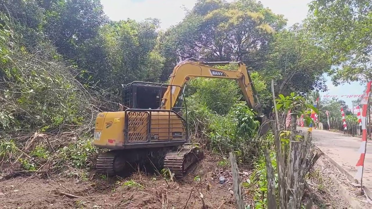Buka lahan 2 hektar menggunakan sany 75c
