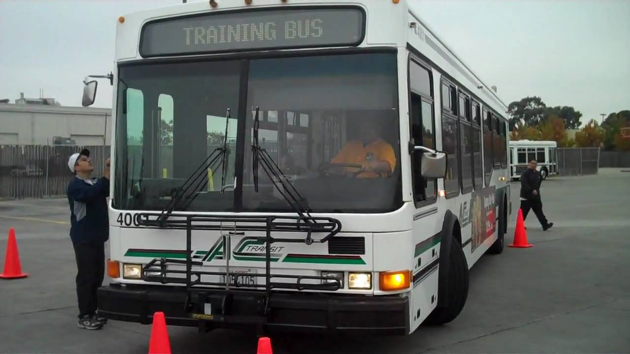 2009 AC Transit Bus Roadeo - Joe Tating takes on the course