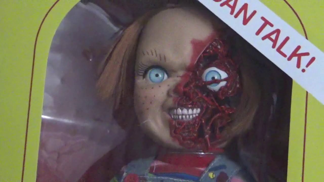 Mezco 15 inch Child's Play 3 Chucky Unboxing & Review!