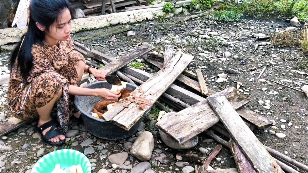Merebus Ubi Kayu yang Di Bawa Bapak Dari Kebun