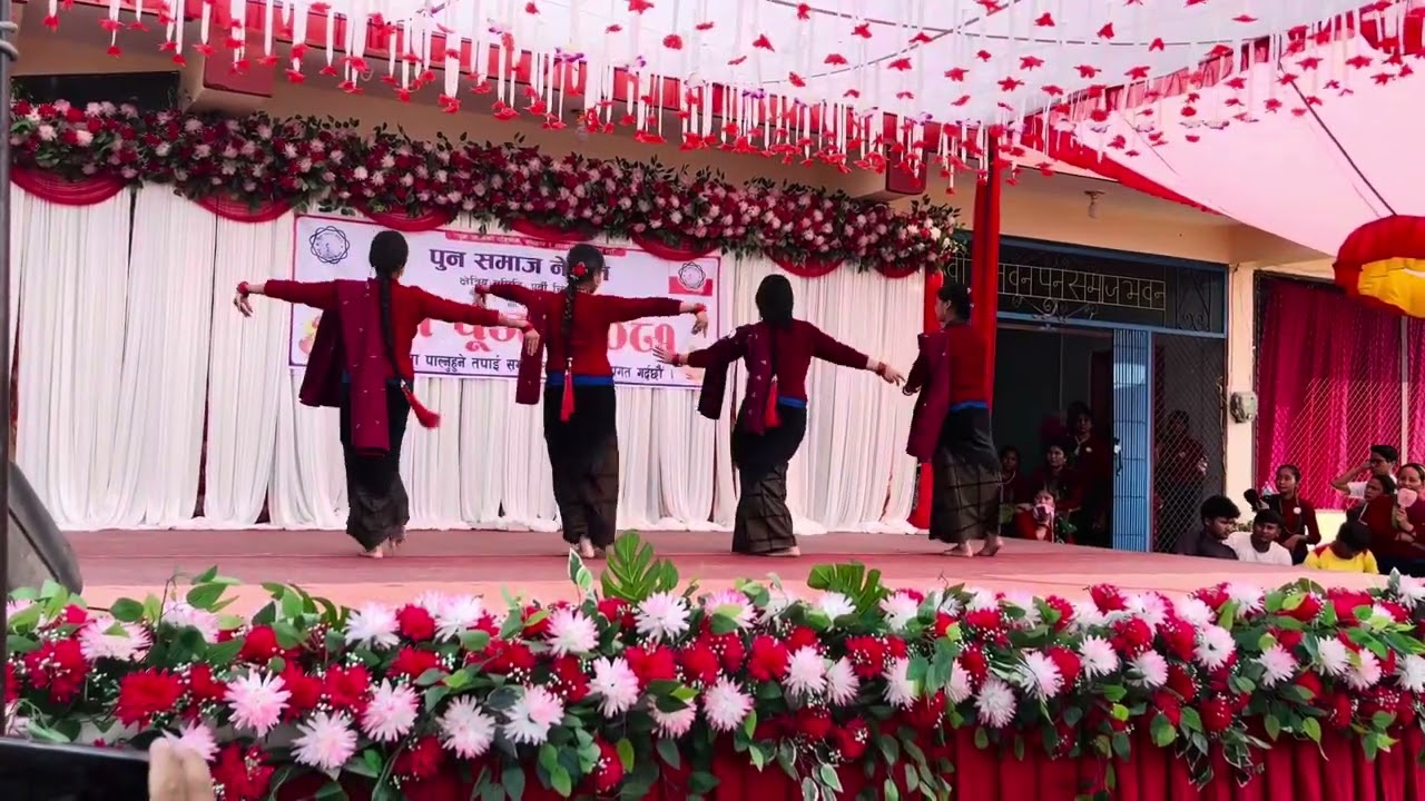 मोहनी रैछ तिम्रो नजरै मा