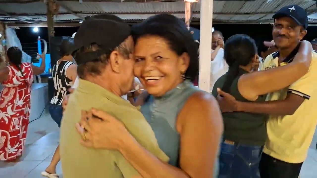 FORRÓ PÉ DE SERRA BEM ANIMADO É ASSIM RANCHO DO VAM EM ARAPIRACA ALAGOAS 