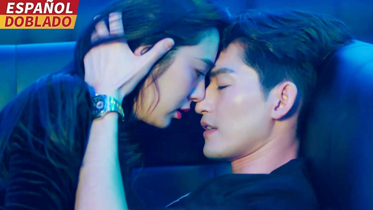 [Doblado Esp] Tras la caída, sus Cuerpos quedaron entrelazados, y después los Labios en casa...