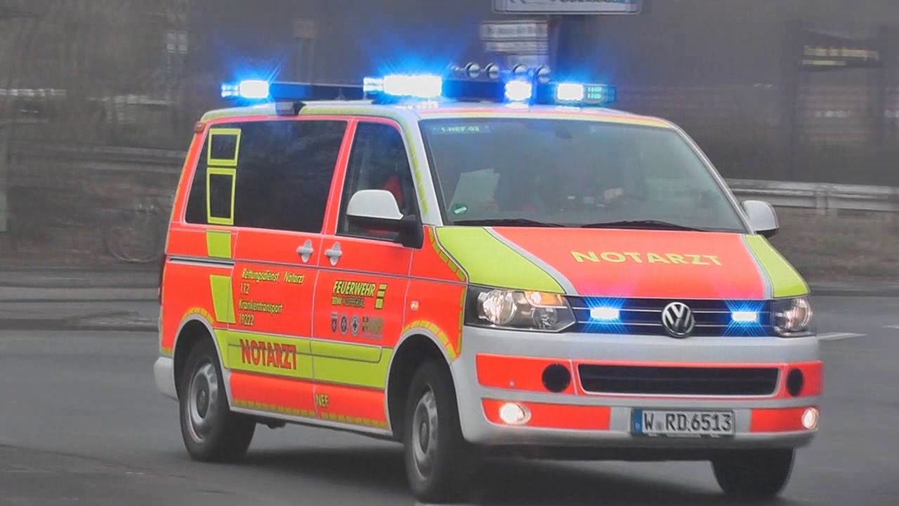 [ALLE NEFS DER FEUERWEHR WUPPERTAL] 7 Minuten Einsatzfahrten NEFS BF Wuppertal (HD)