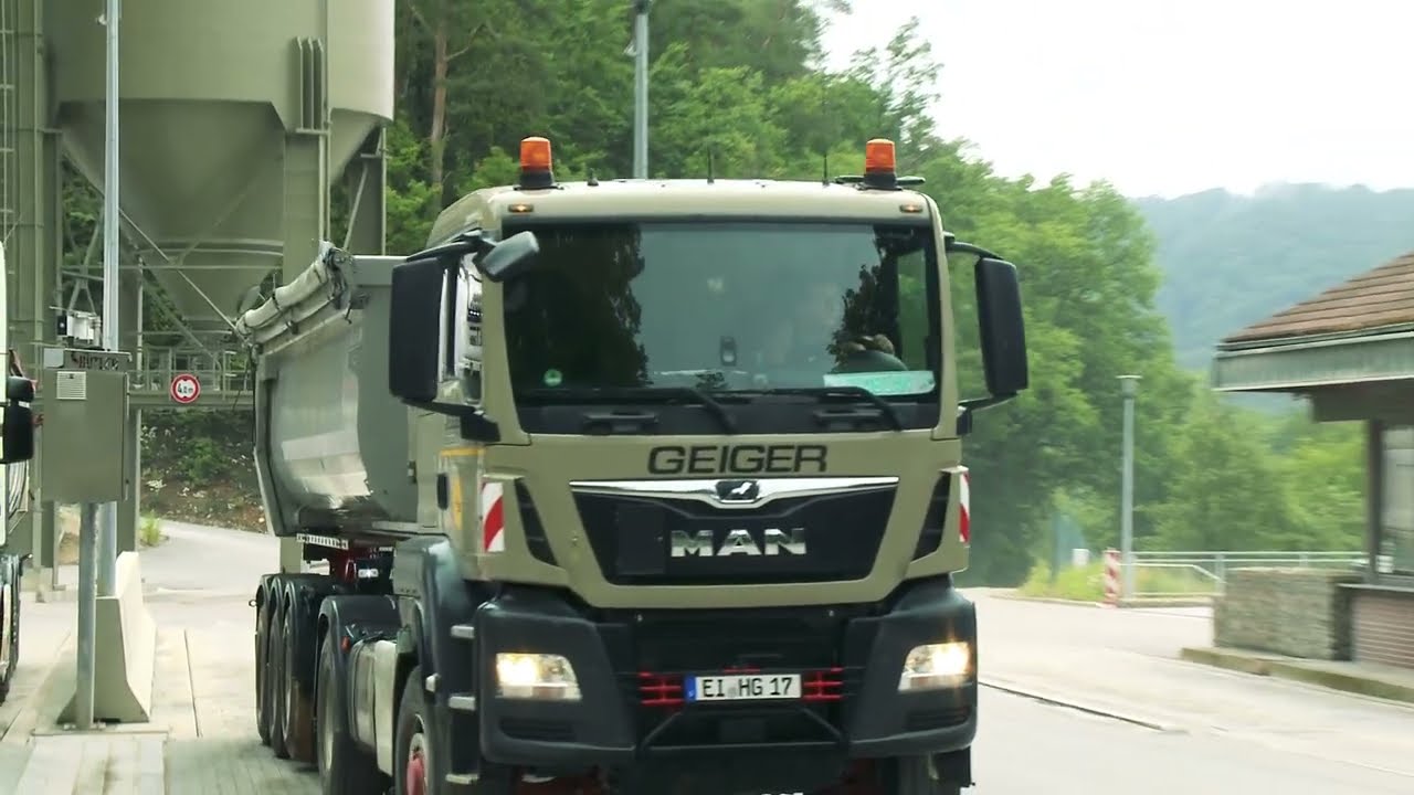 Die vernetzte Produktionsanlage: Asphaltmischanlage, Deponie, Kiesproduktion - 6 Waagen.