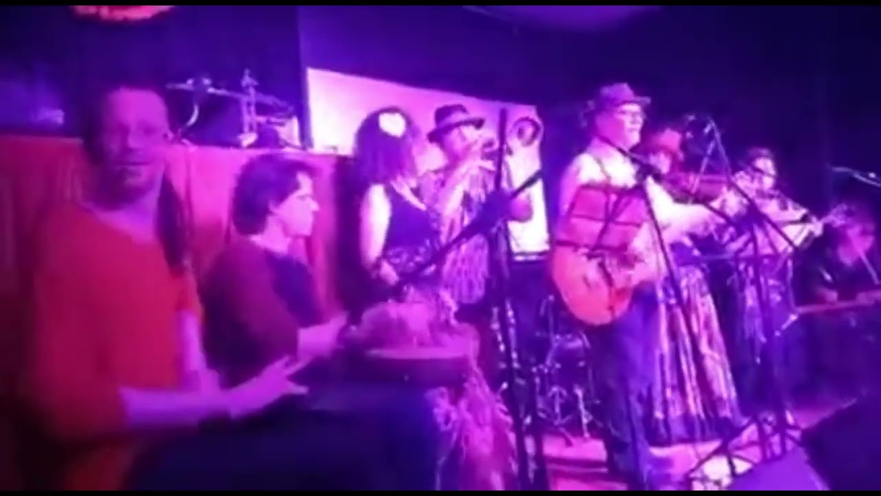 Ochi Chernye at the Post Bar