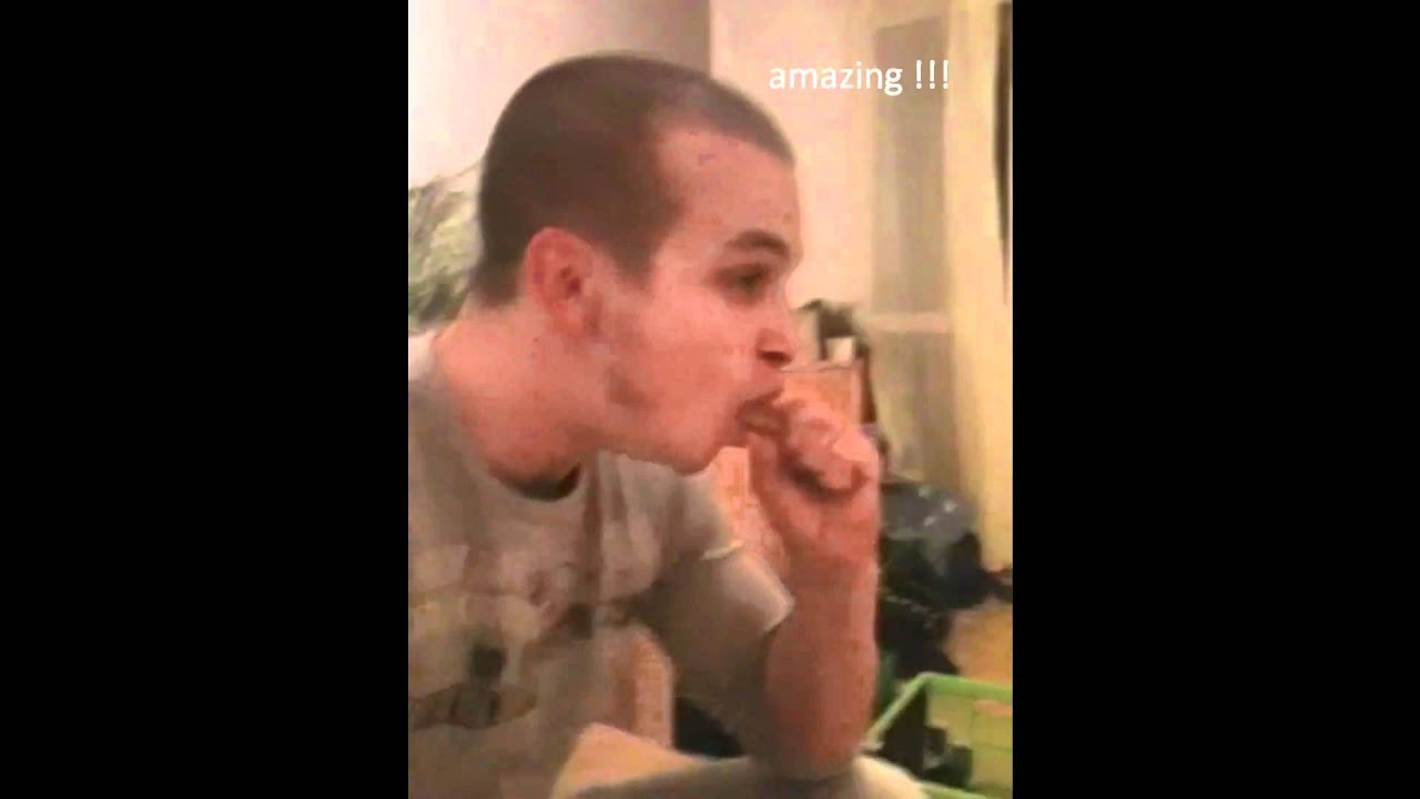 incredible funny guy and a bratwurst *** sehr lustig ***