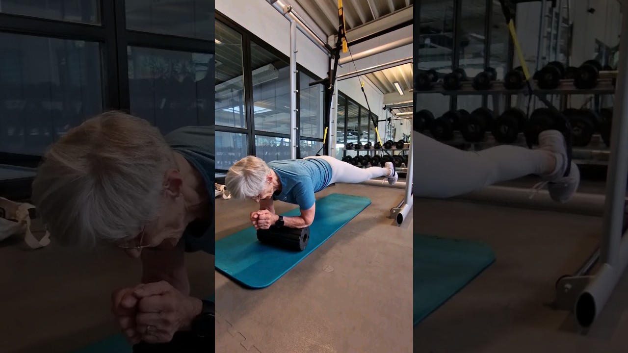 #over80yrsold combining TRX with blackroll 🥵💥💪🏼 #fitatanyage #suspensiontraining #blackroll