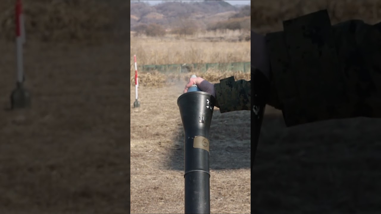 Он роняет патрон и одним движением отступает назад #военные