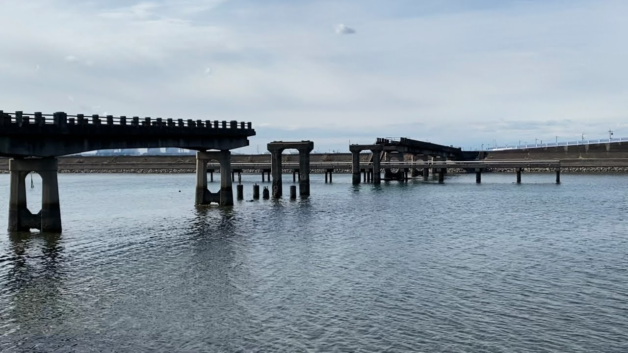 途中で分断された謎の橋「寺津橋」（愛知県西尾市・平坂入江）